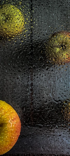 Waterfrops Glass Apple Background