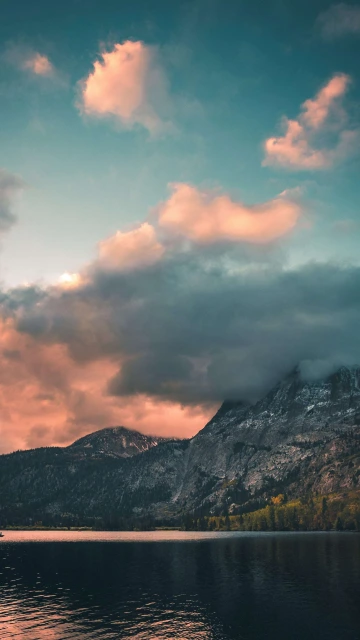 Morning View Of Mountain With Clouds 4K
