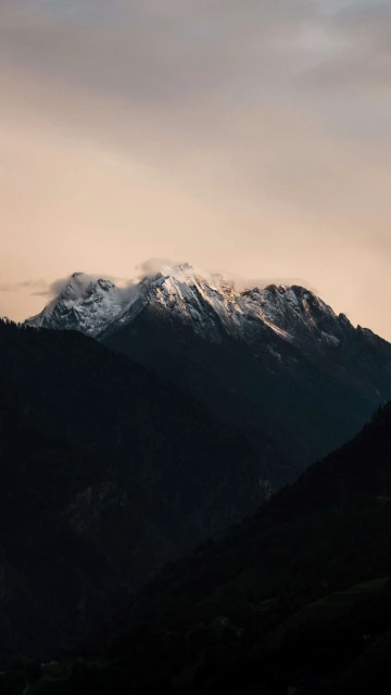 Mountain Hills 4K