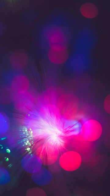 Pink & Blue Shiny Rays 4K