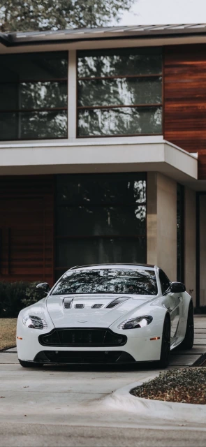 White Aston Martin Vantage