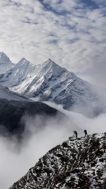 Nepal Earthquake Spark Avalanche Mountain